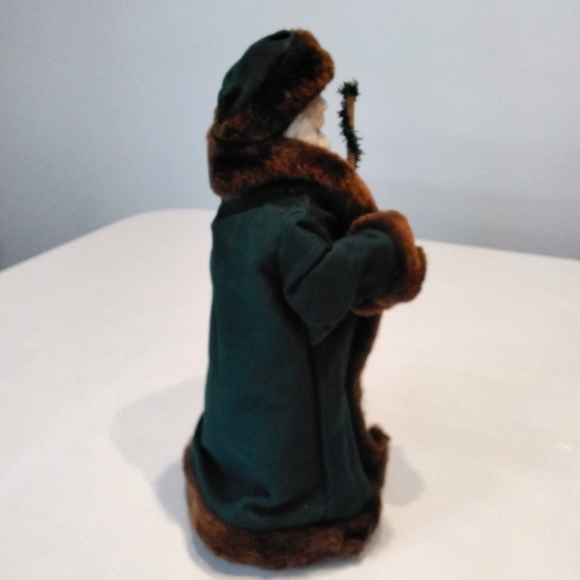 11" Santa - Picture 4 of 7